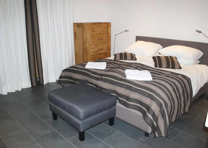 Lejlighed Nubes, Zweisimmen